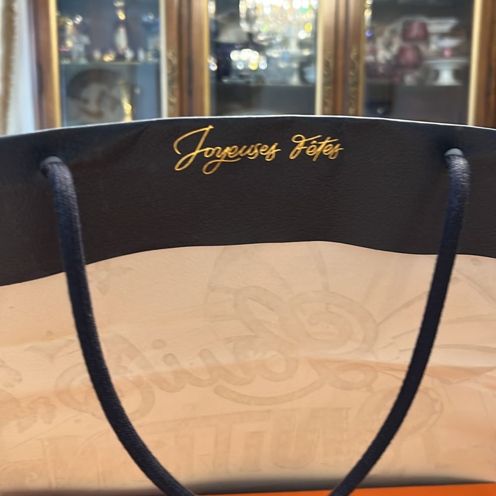 Limited edition holiday Louis Vuitton shopping bag purchased in Paris - Picture 2 of 2